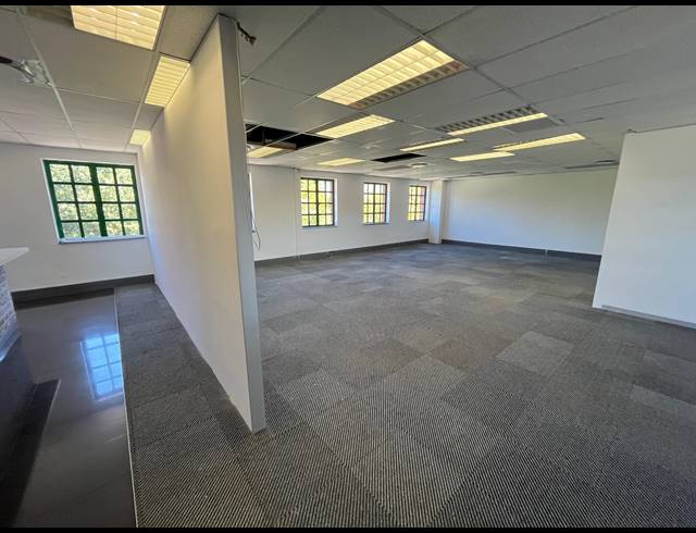 232M² OFFICE TO LET IN CLAREMONT
